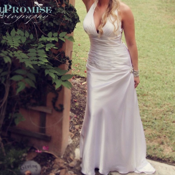 White wedding/formal dress - Picture 1 of 6